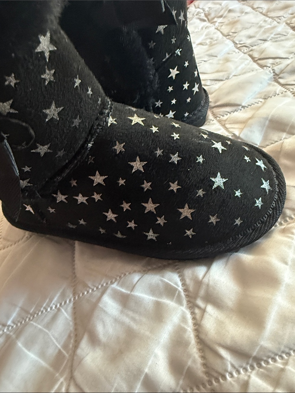 Black Star-Print Cozy Boots